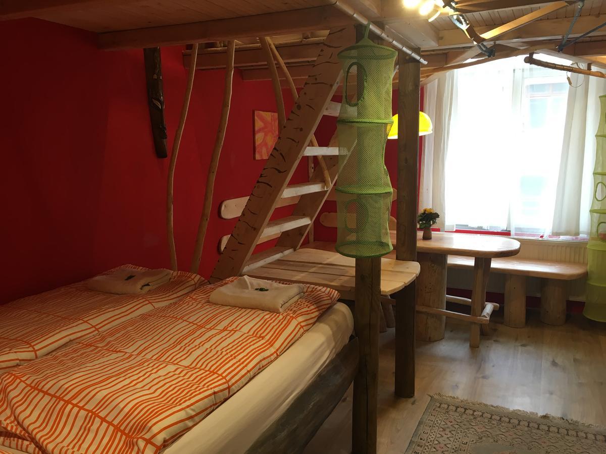 Hostel Artharmony & Prague